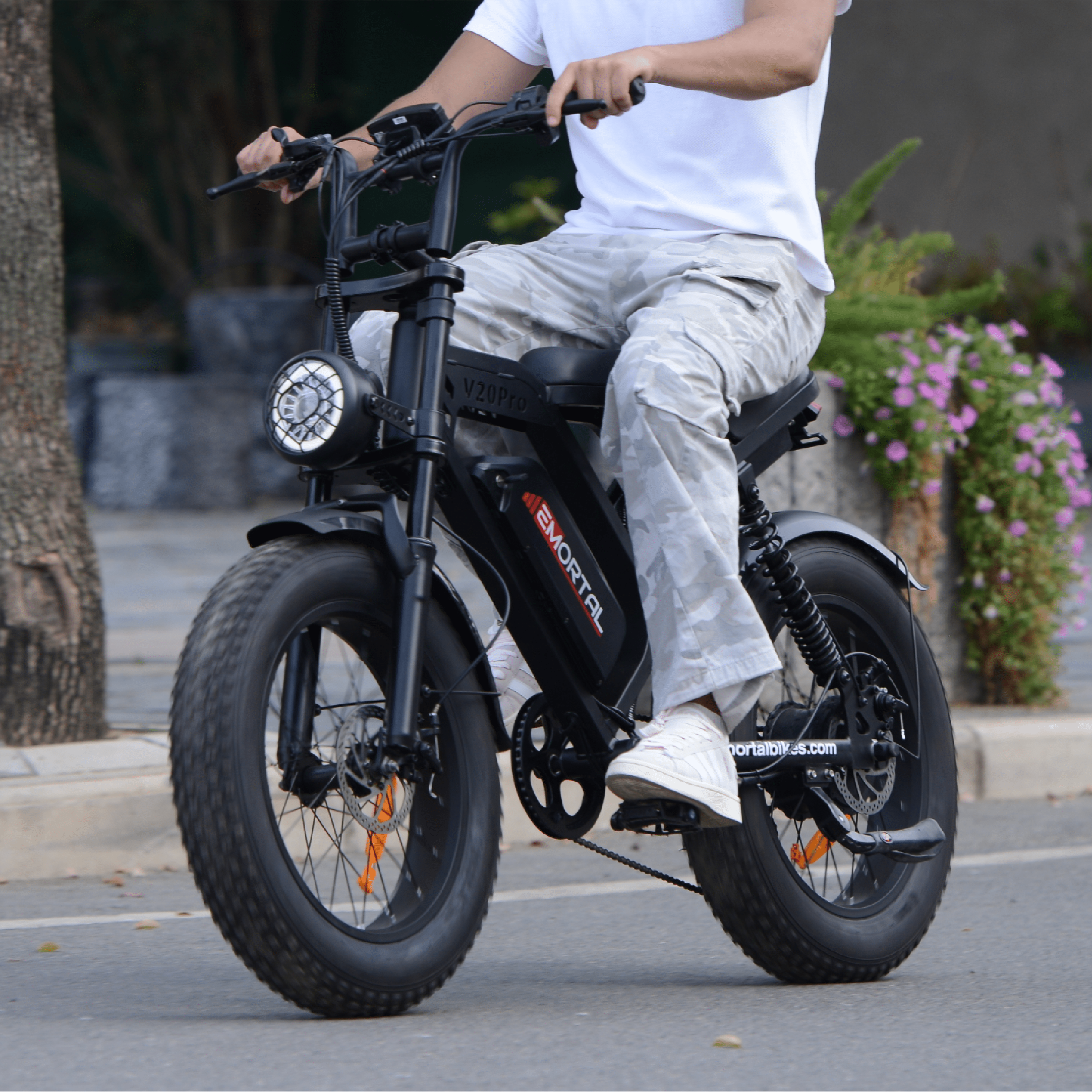 Rider on EMORTAL V20 Pro fat tire electric bike | 750W e-bike with front suspension for city commuting